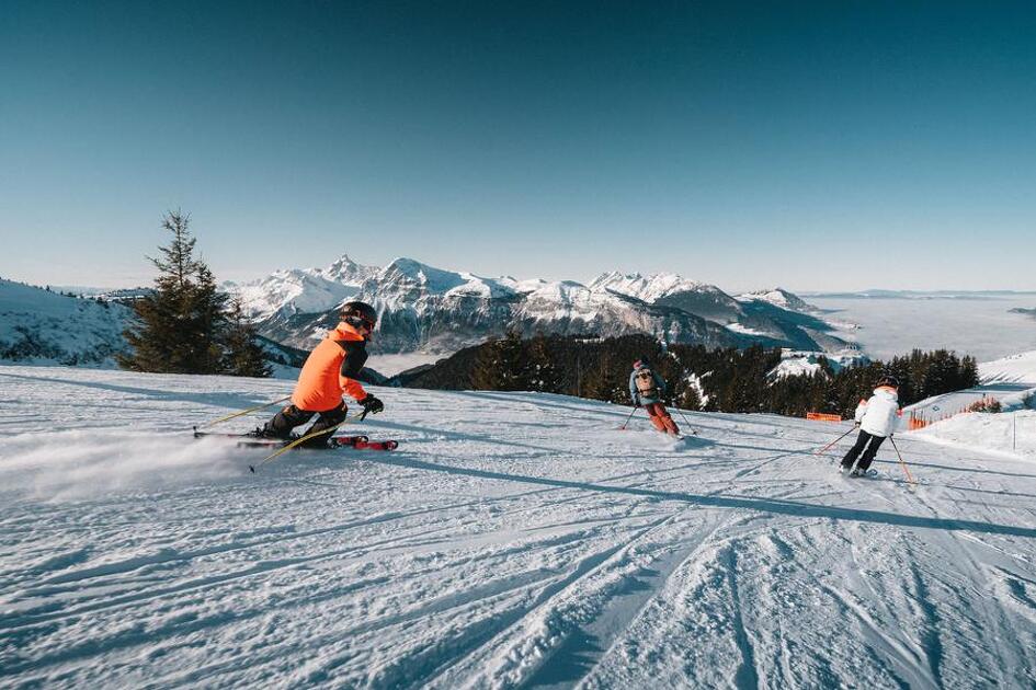 © Skier au Grand Massif ! - ©GMD_2024_MathisDecroux